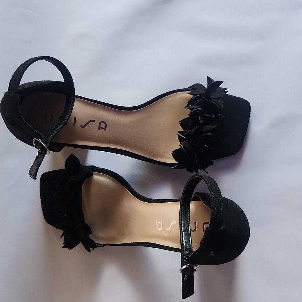 NIB Low Block Heel - Picture 10 of 11